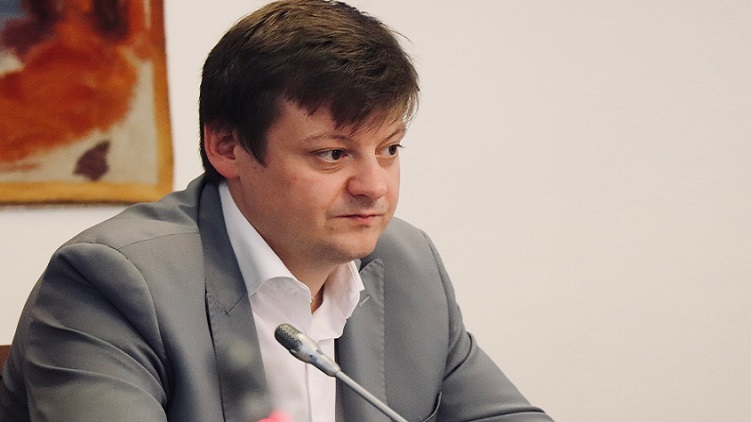 Pirát Holomčík žádá ministra Brabce o vysvětlení postupu úřadů v případě ohrožení pitné vody pro 140 tisíc lidí 
